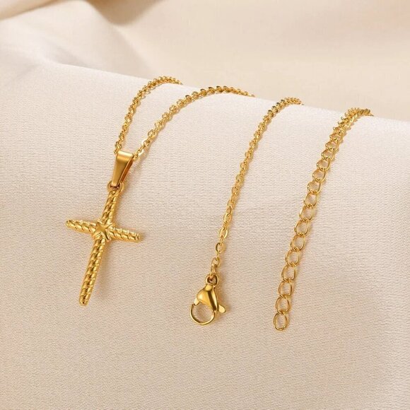 NEW 18K Yellow Gold Dainty Cross Pendant Luxury Necklace - Picture 1 of 4